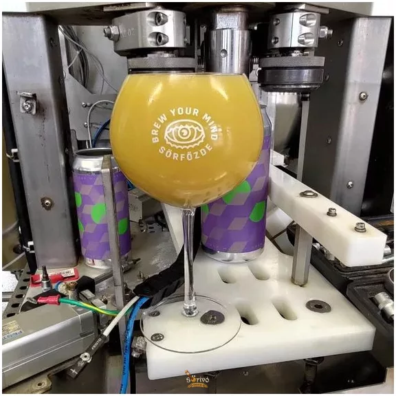 Brew Your Mind Green Echo  DIPA  (0,44) (8 %)