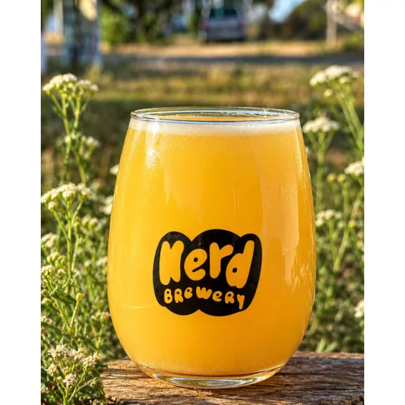 NERD Brewery - Hazy IPA Citra Motueka Hazy IPA (0,44 L) (6 %) NERD Brewery - Hazy IPA Citra Motueka Hazy IPA (0,44 L) (6 %)